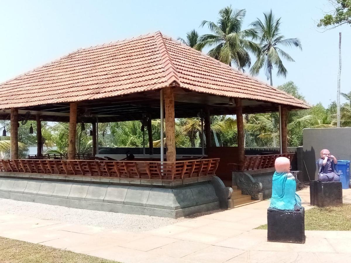 Vakkom Palazzo Varkala Luaran gambar